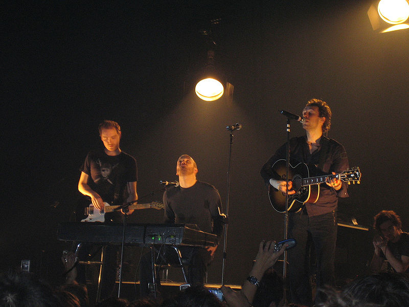 File:Coldplay in Barcelona 2.jpg