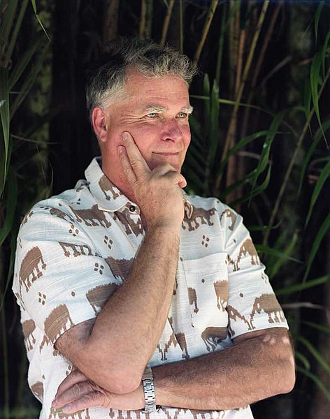 File:David Irving in Garden.jpg