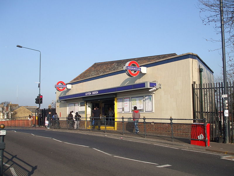 File:Leyton stn building.JPG