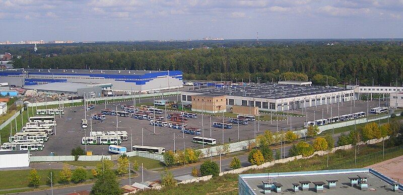 Файл:Novokosinsky bus-trolleybus depot.JPG