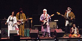 Группа Tinariwen в 2010 году