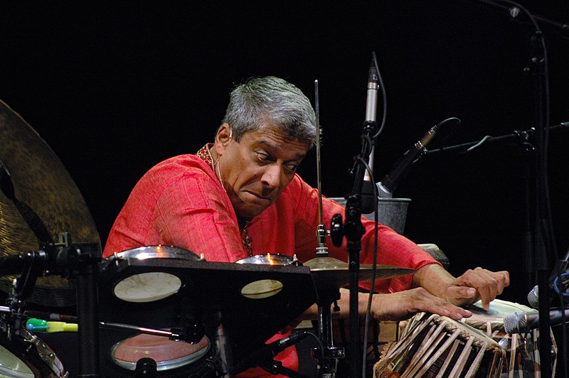 File:Trilok Gurtu WarszawaSep2007.jpg