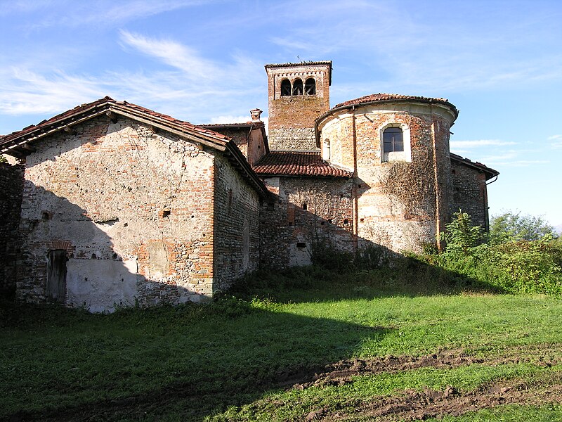 Файл:Castelletto Cascina Chiesa.JPG