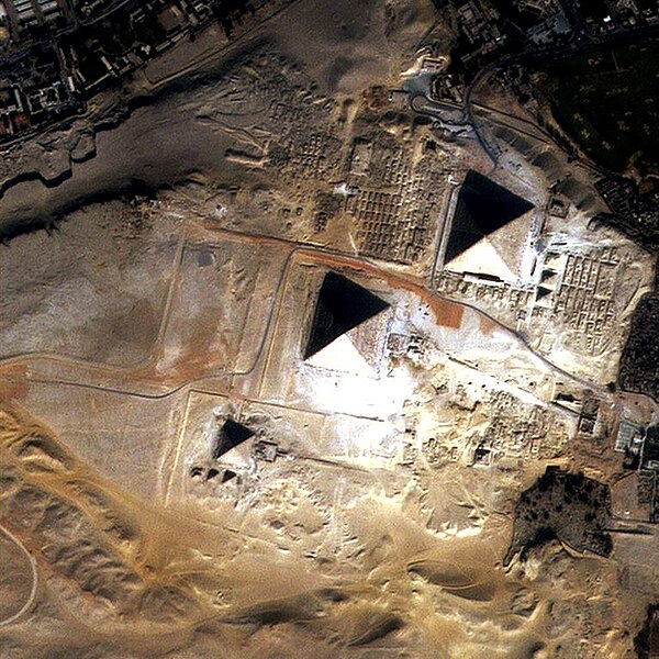 Файл:Egypt Pyramids may 12.jpg