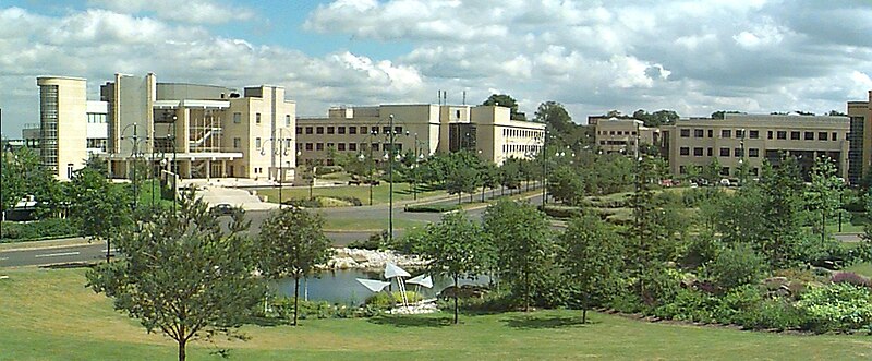 File:FarnboroughAerospaceCentre panorama.jpg