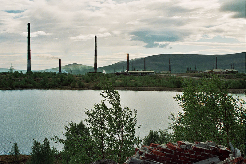 Файл:Monchegorsk factories.jpg