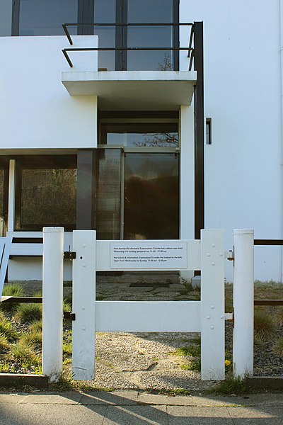 File:Rietveld Schröderhuis HayKranen-13.JPG