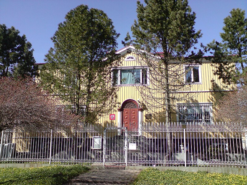 File:Rus-consulate-mariehamn.jpg