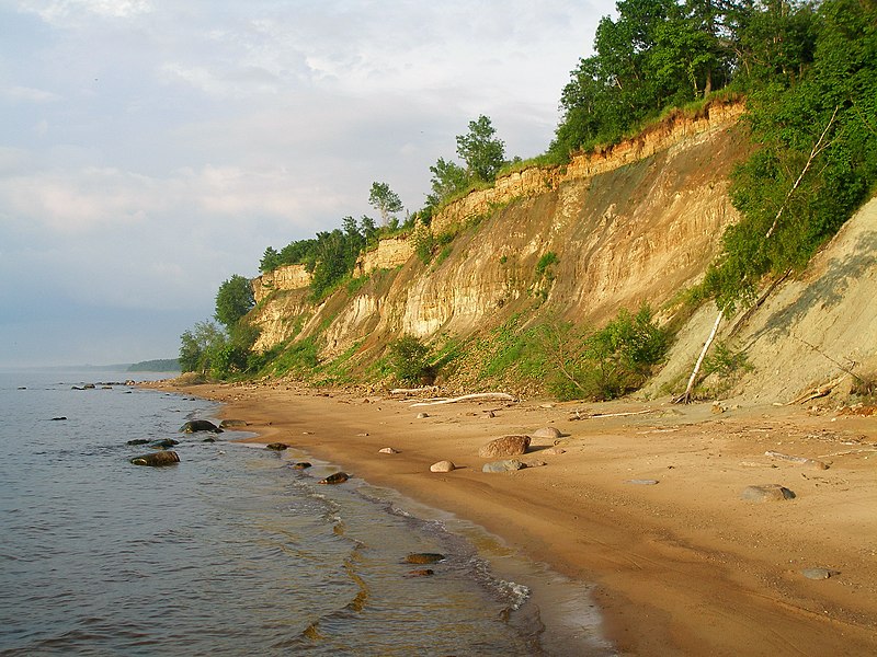 File:Udria cliff, 2010-06.jpg