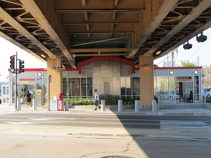 Файл:Cermak-Chinatown CTA Station Entrance.jpg