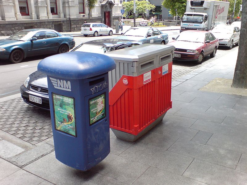 Файл:Mailboxes Queen Street Auckland.jpg