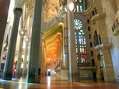 Nave lateral, fachada de la Pasión