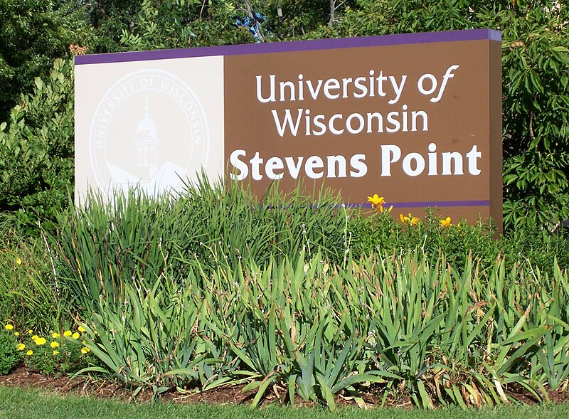 File:UniversityWisconsinStevensPointSign.jpg