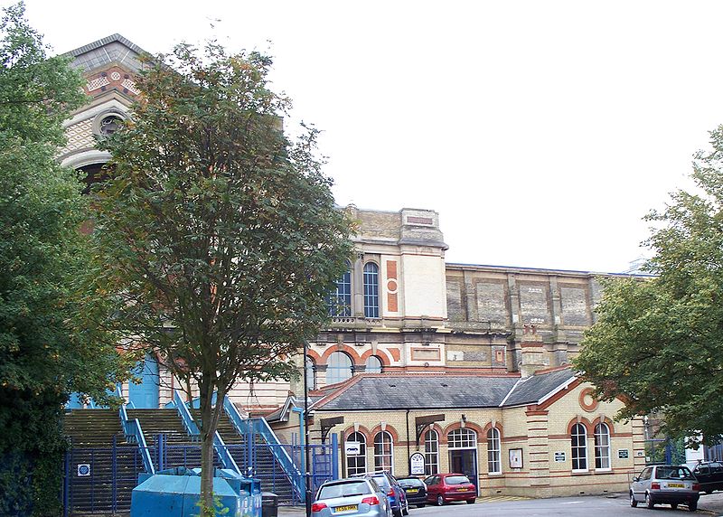 File:Alexandra Palace and station.jpg