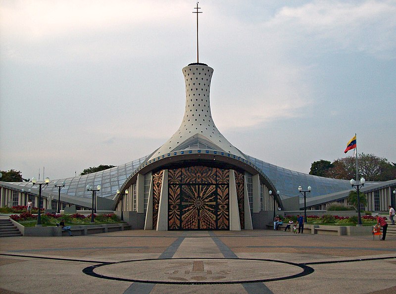 File:Catedral Metropolitana de Barquisimeto.jpg