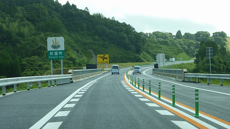 File:HigashiKyushu EXPWY Shintomi 01.JPG