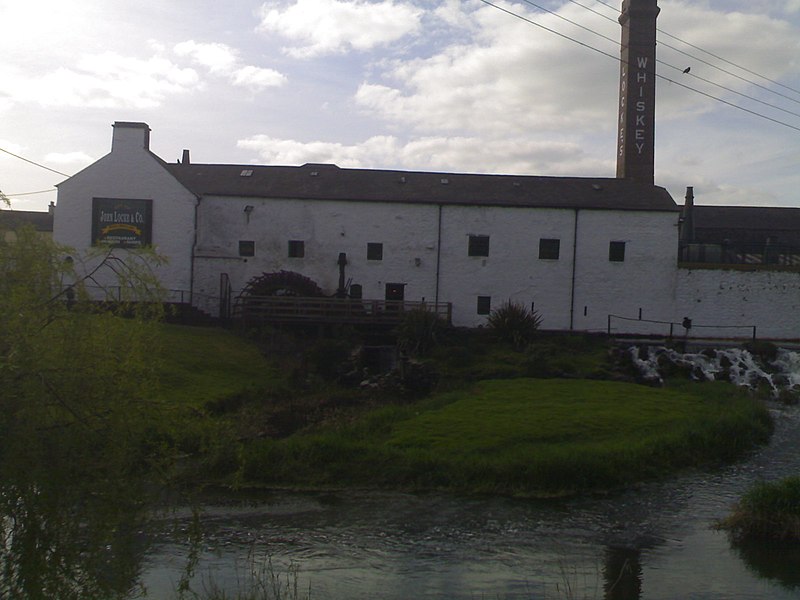 File:Kilbeggan Distillary 01.jpg