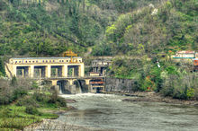 Kutaisi weir (11741657426).jpg