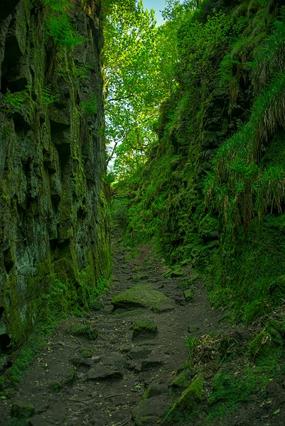 File:Lud's Church 2016-06-05.jpg