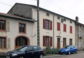 The town hall and school in Begnécourt