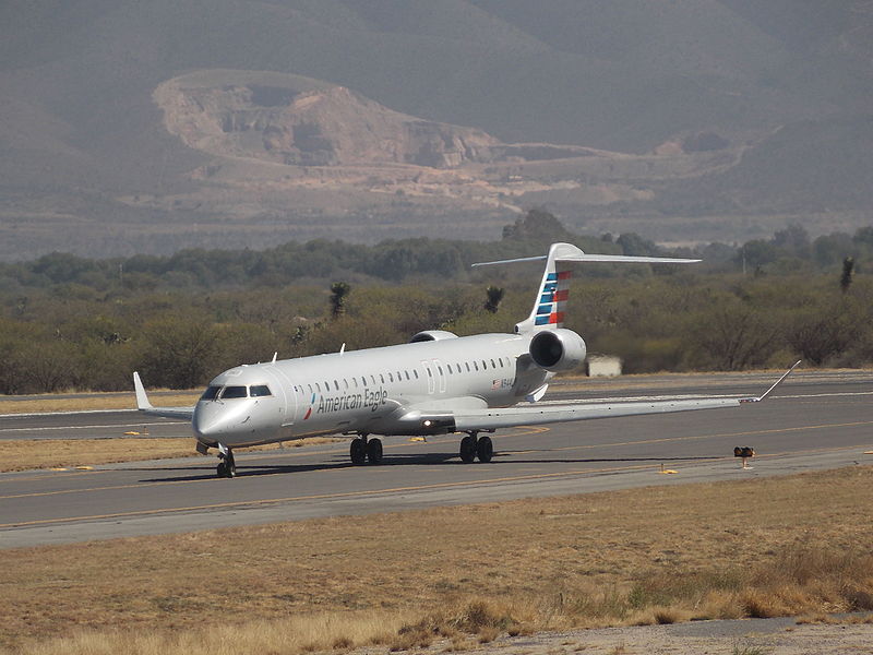 Archivo:CRJ-900.jpg