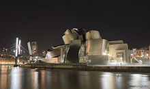 Guggenheim Bilbao (23518389799).jpg