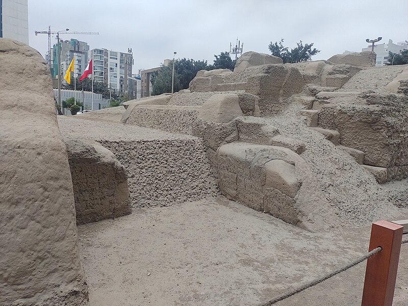 Archivo:Huaca La Merced 04.jpg