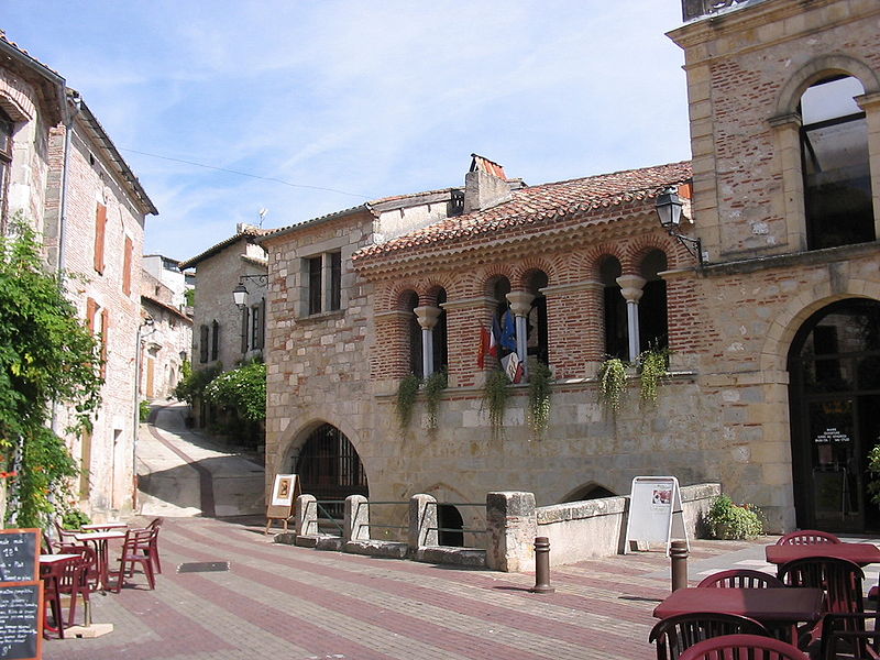 File:Penne-d-Agenais Altstadt.jpg