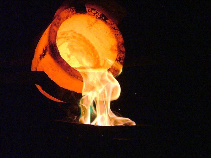 File:Pouring Liquid Gold.jpg