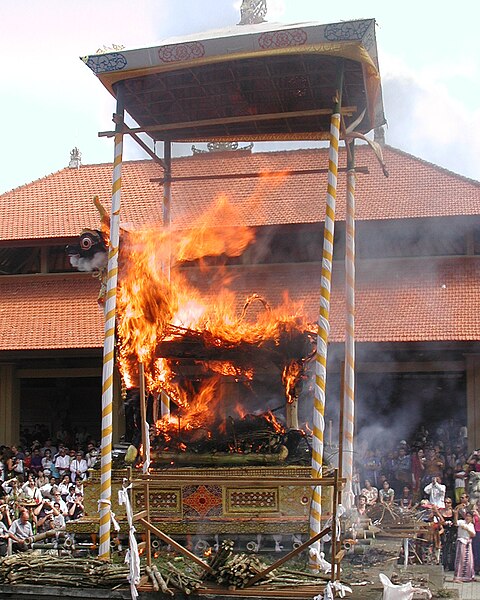 File:Ubud Cremation 1.jpg