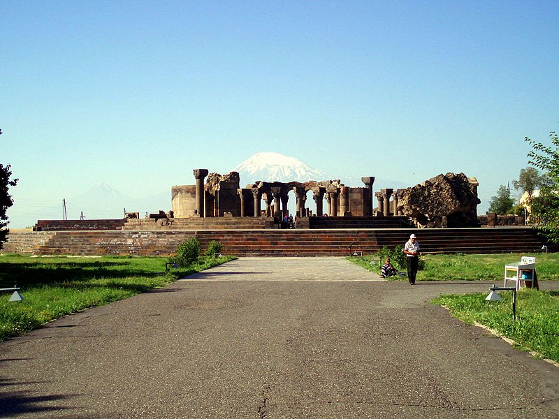 File:Zvartnots cathedral ruins.jpg