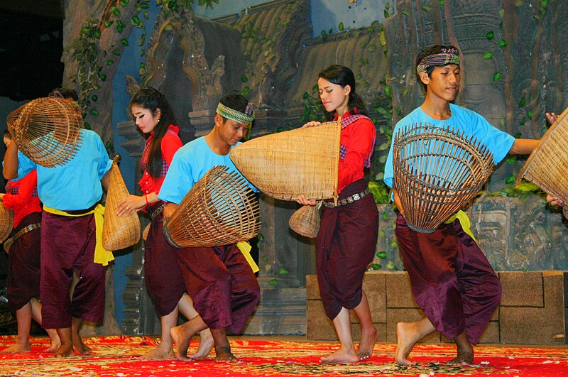 File:Khmer folk dance.JPG