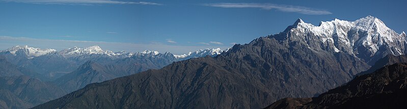 File:Langtang range (64).JPG