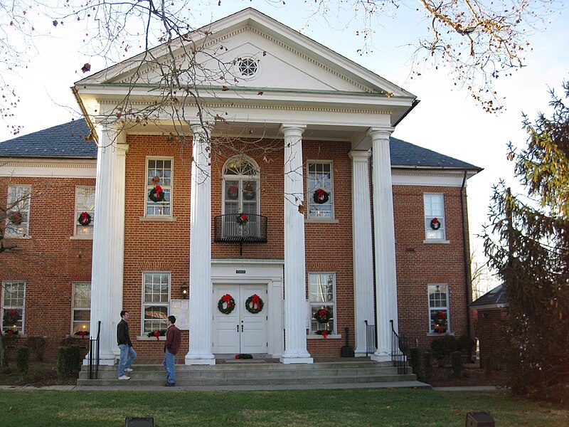 File:Montross courthouse.jpg