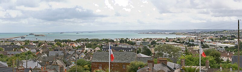 File:Rade de Cherbourg.jpg