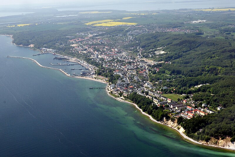 File:Sassnitz (2011-05-21).JPG