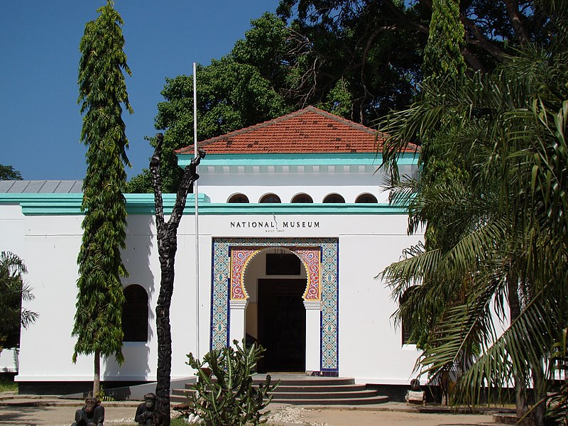 Archivo:TZ DarEsSalaam National museum.JPG