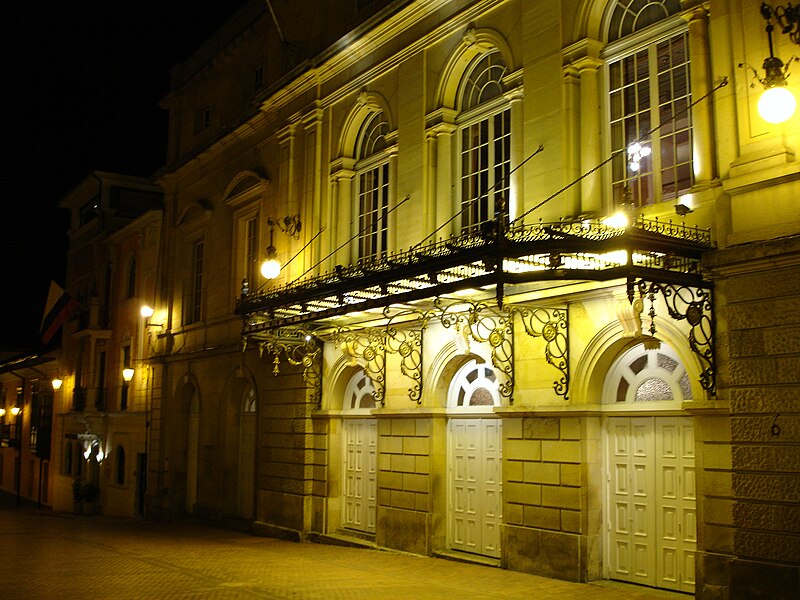 Archivo:TeatroColonBogota.jpg