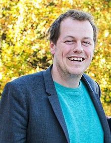 Tomparkerbowles (cropped) (cropped).jpg