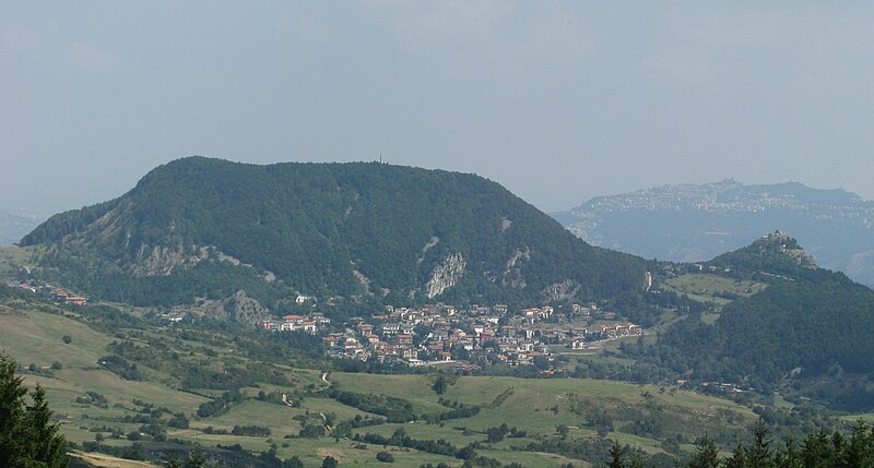 Файл:Villagrande di Montecopiolo.jpg