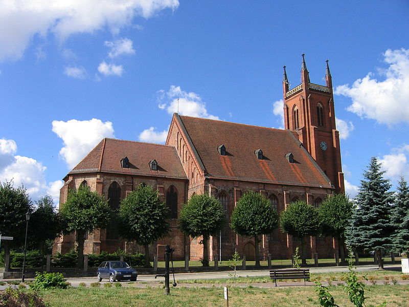 File:Dobiegniew kosciol kolb2053.JPG