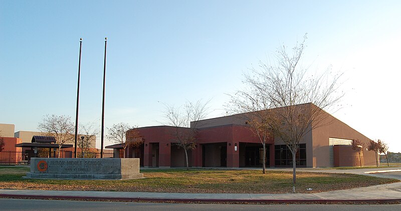 File:Huron Middle School CA.JPG