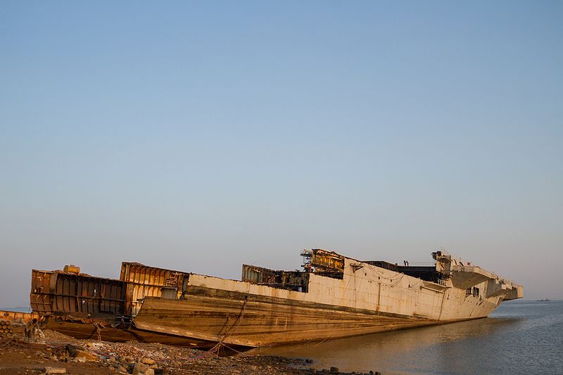 File:INS Vikrant being scapped.jpg