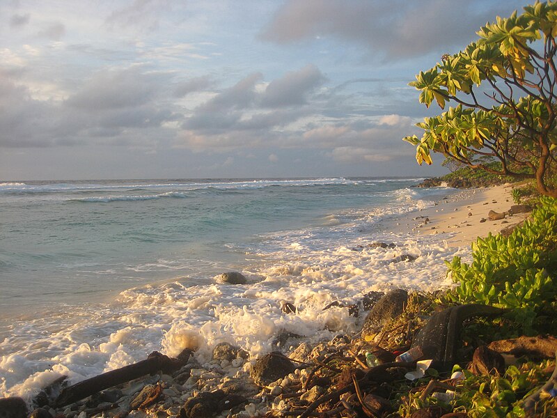 File:Oceanside on Gugeegue.jpg