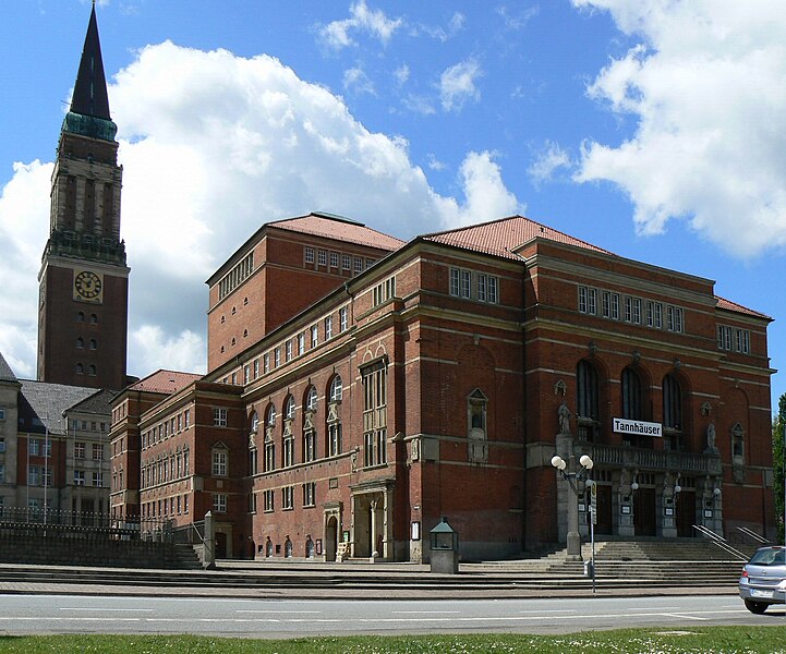 Archivo:Opernhaus Kiel.jpg