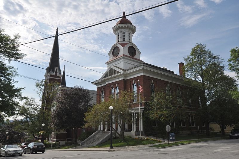 File:RutlandVT CourthouseAndBaptistChurch.jpg