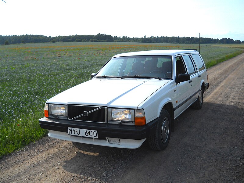 File:Volvo-740-estate.jpg