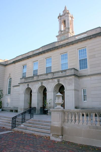 File:Arlington Town Hall.jpg