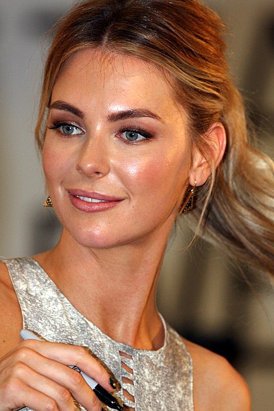 Файл:Jennifer Hawkins 2012.jpg