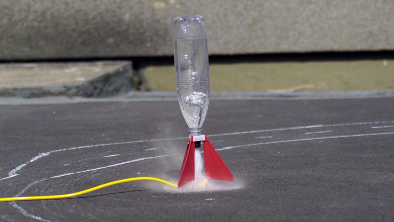 File:WaterRocket Liftoff 03.png